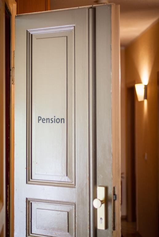 Pension An Der Pillnitzer Schlossfaehre Dresden Bilik gambar