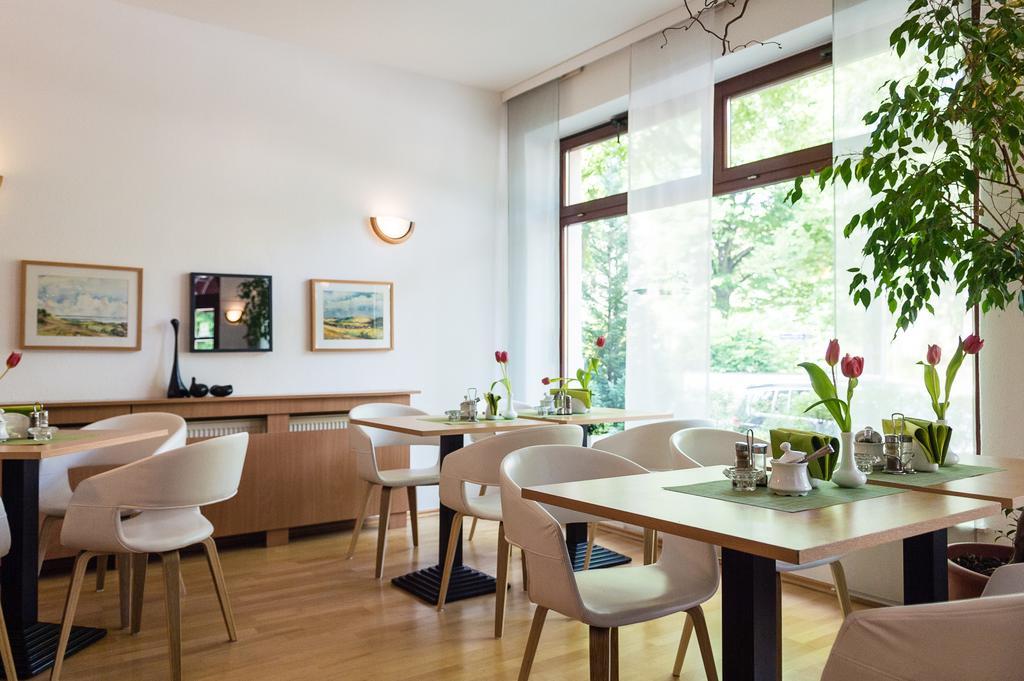 Pension An Der Pillnitzer Schlossfaehre Dresden Luaran gambar