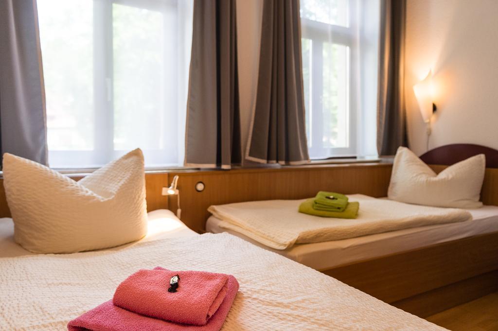 Pension An Der Pillnitzer Schlossfaehre Dresden Luaran gambar