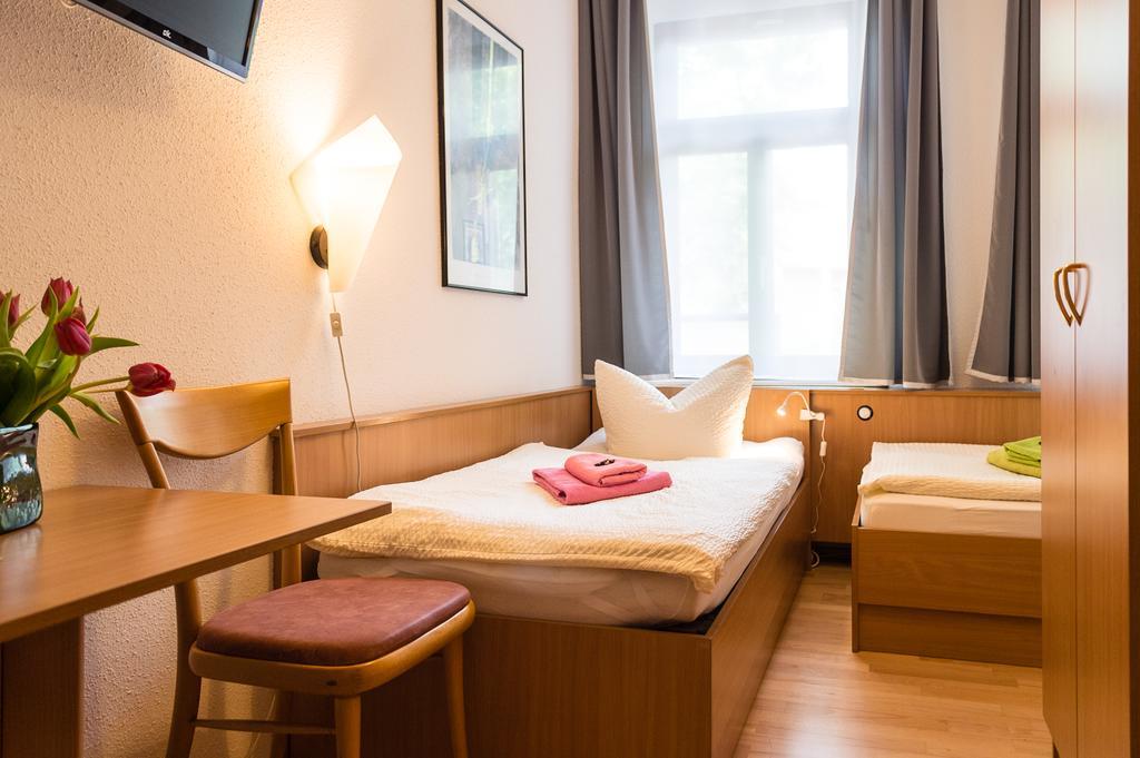 Pension An Der Pillnitzer Schlossfaehre Dresden Luaran gambar